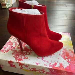 Elegant Red Suede Ankle Boots